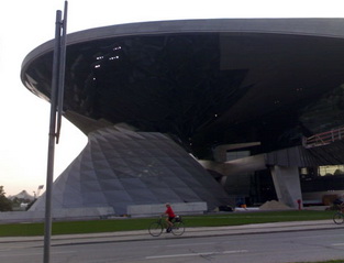 Auftraggeber Vokal + Partner BMW - Welt München