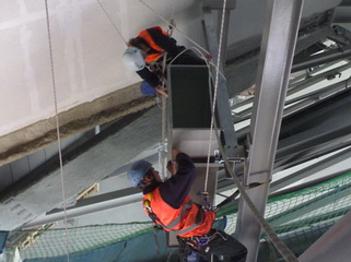  Montagearbeiten Windrad Lueftung in BMW - Welt München