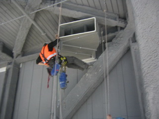  Montagearbeiten Windrad Lueftung in BMW - Welt München